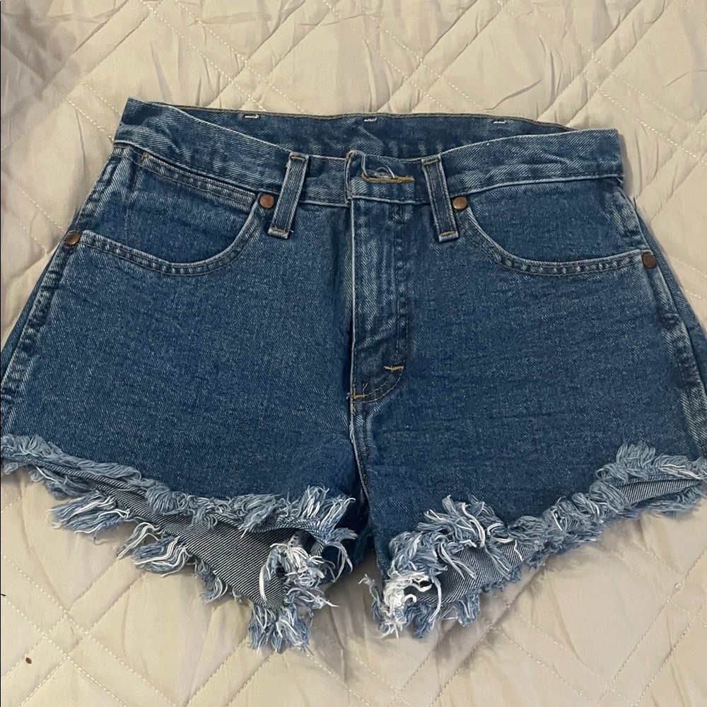 Wrangler Frayed Hem Women Shorts